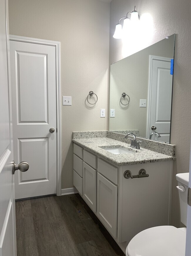 Building Photo - 608 Ripplewood Dr
