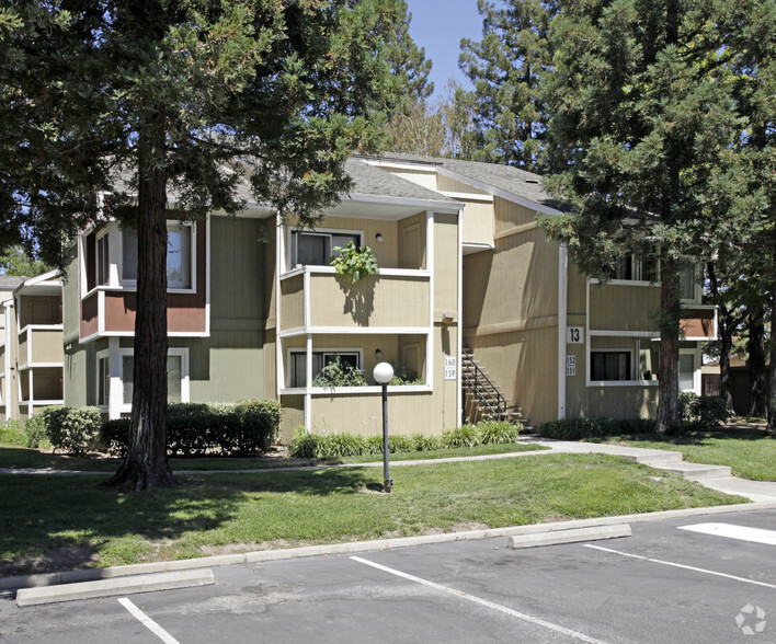 Primary Photo - Redwood Square Apartments