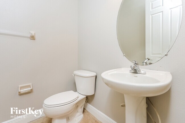 Building Photo - 663 Breezeway Ct