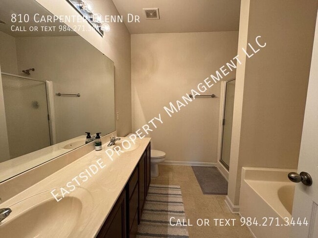 Building Photo - 810 Carpenter Glenn Dr