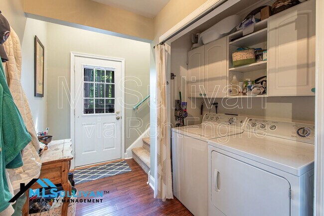 Building Photo - 5623 Lake Elton Rd