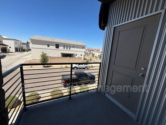 Building Photo - 5801 S Garnet Dr
