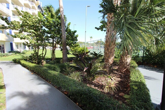 Building Photo - 801 NW 47th Ave