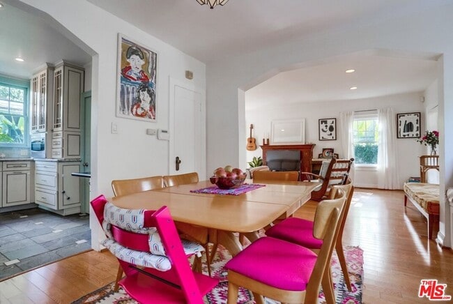 Building Photo - 2154 Willetta Ave N