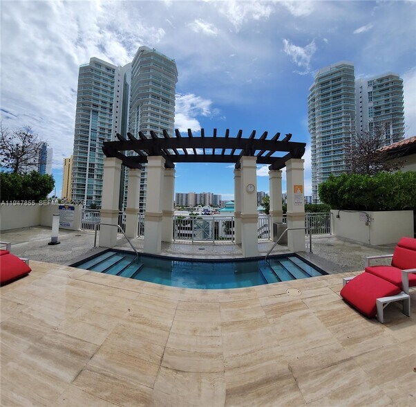 Building Photo - 250 Sunny Isles Blvd