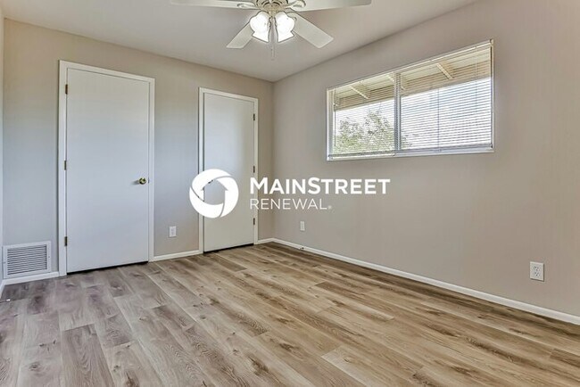 Building Photo - 4 Bedroom Pet-Friendly Home in Mesa, AZ with Main Street Renewal