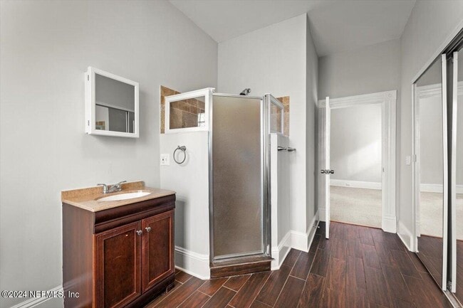 Building Photo - 1950 Redell St