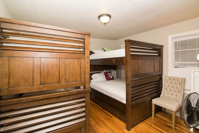 Building Photo - 108 Park Pl