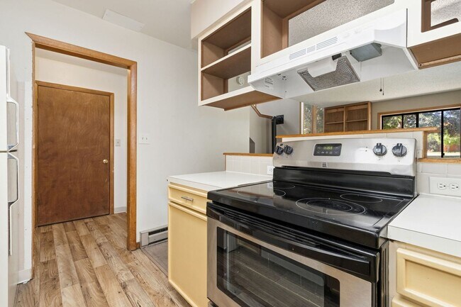 Building Photo - 514 Strachan Dr