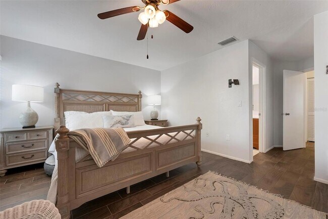 Building Photo - 6552 Waterford Cir