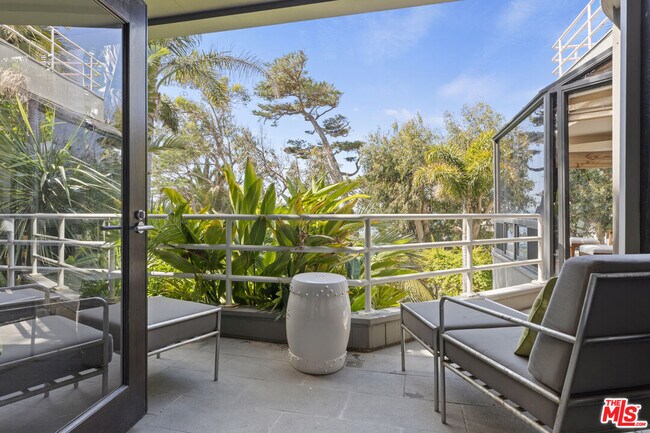 Building Photo - 31833 W Sea Level Dr