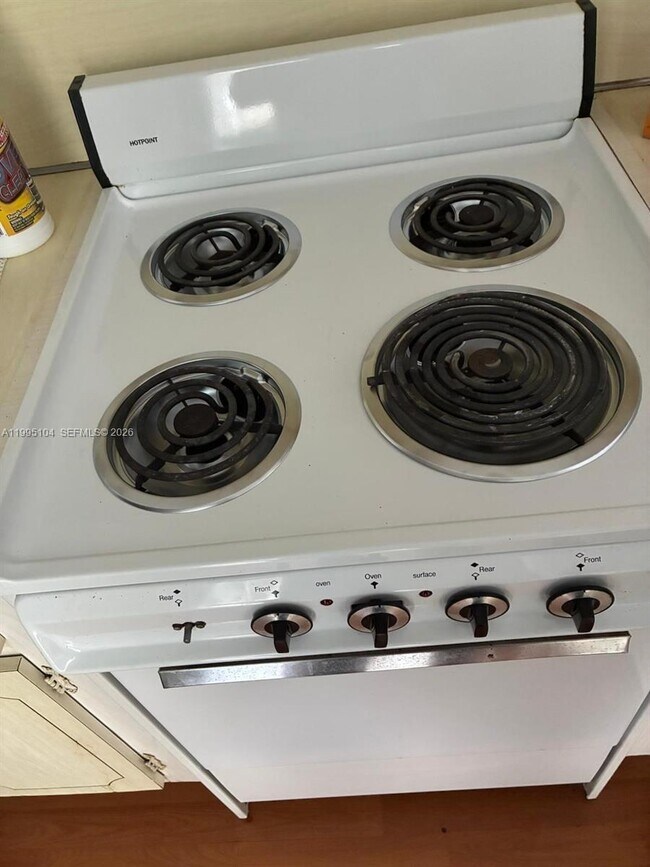 Building Photo - 141 NE 10th Ave