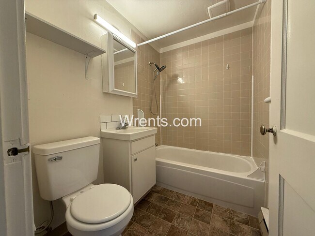 Building Photo - Charming 2 Bedroom • 1 Bath Home in Shadle