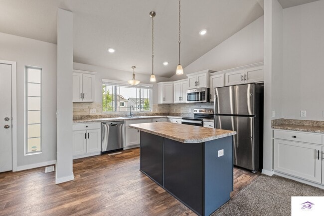 Building Photo - WELCOME HOME!