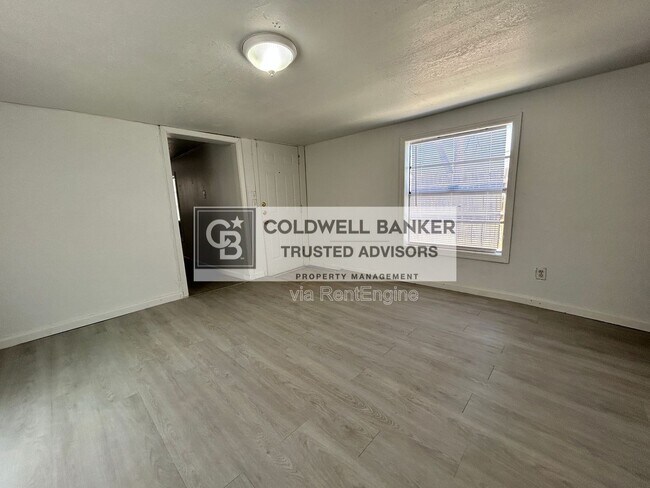 Building Photo - 2305 27th St