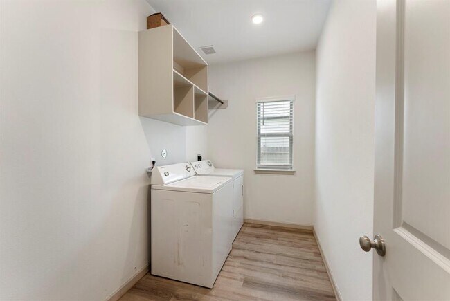 Building Photo - 17192 Wild Robin Ln