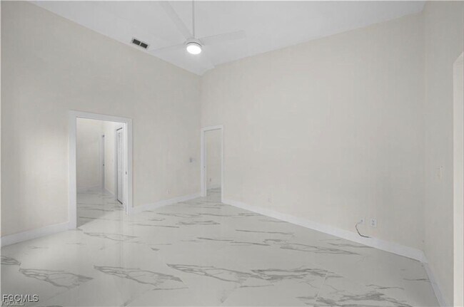 Building Photo - 3832 Sabal Springs Blvd