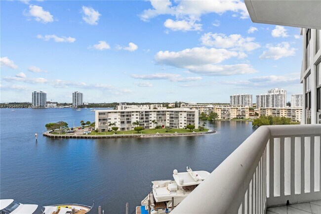 Building Photo - 1000 W Island Blvd