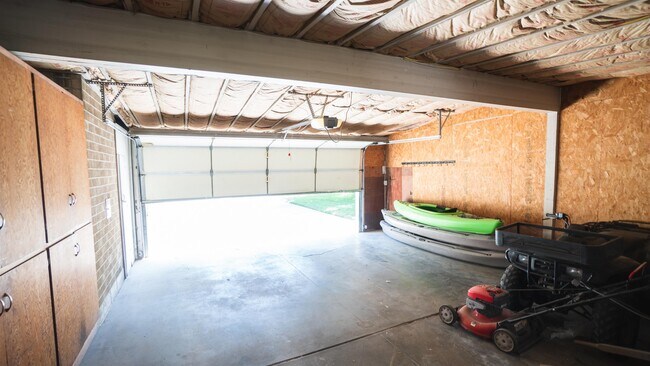 Building Photo - 5558 S Somerset Way