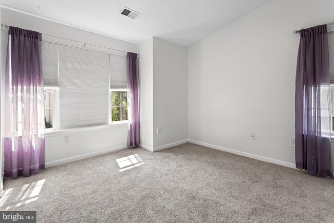 Building Photo - 8220 Silverton Ct