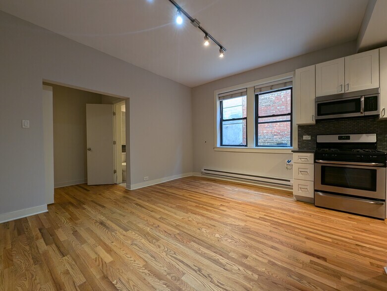 Building Photo - 2424 N Kedzie Blvd