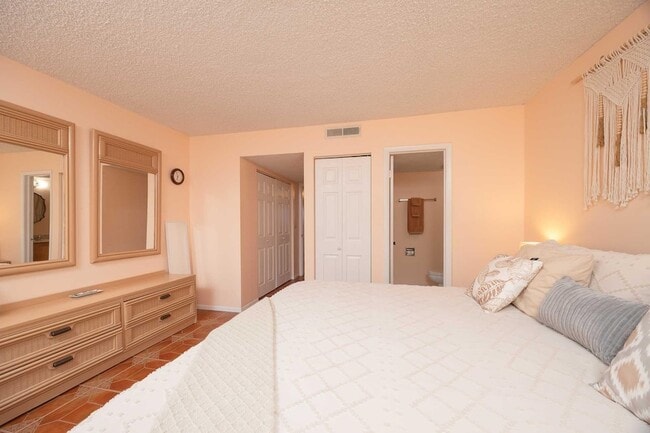 Building Photo - 4 Ocean Trace Rd