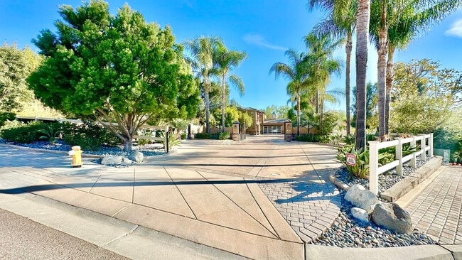 Building Photo - Immaculate and Beautiful Attached JADU Construction Guest Home on Lovely, Gated Private Property!