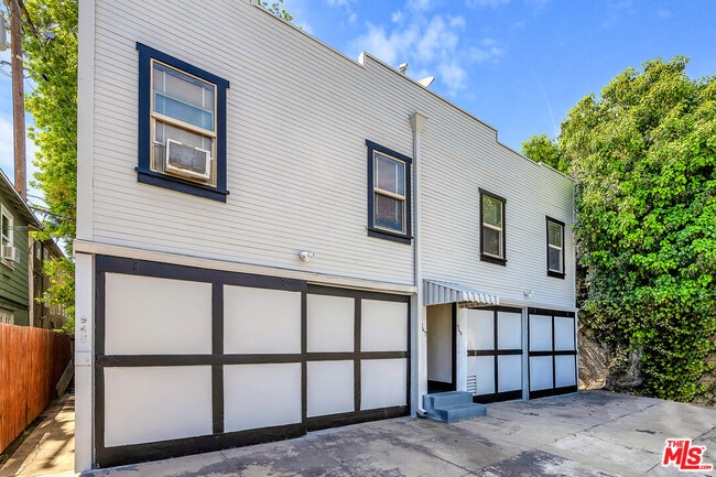 Primary Photo - 945 Hilldale Ave