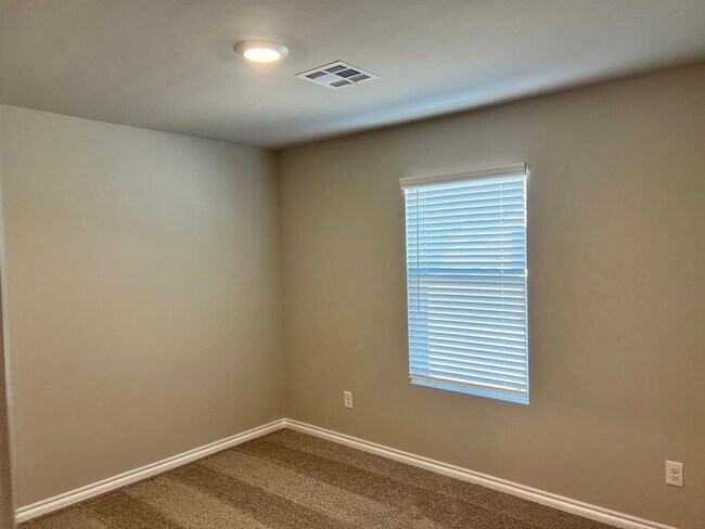 Building Photo - 2908 Firefly Dr