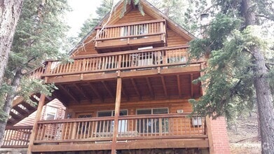 Building Photo - Moonridge View