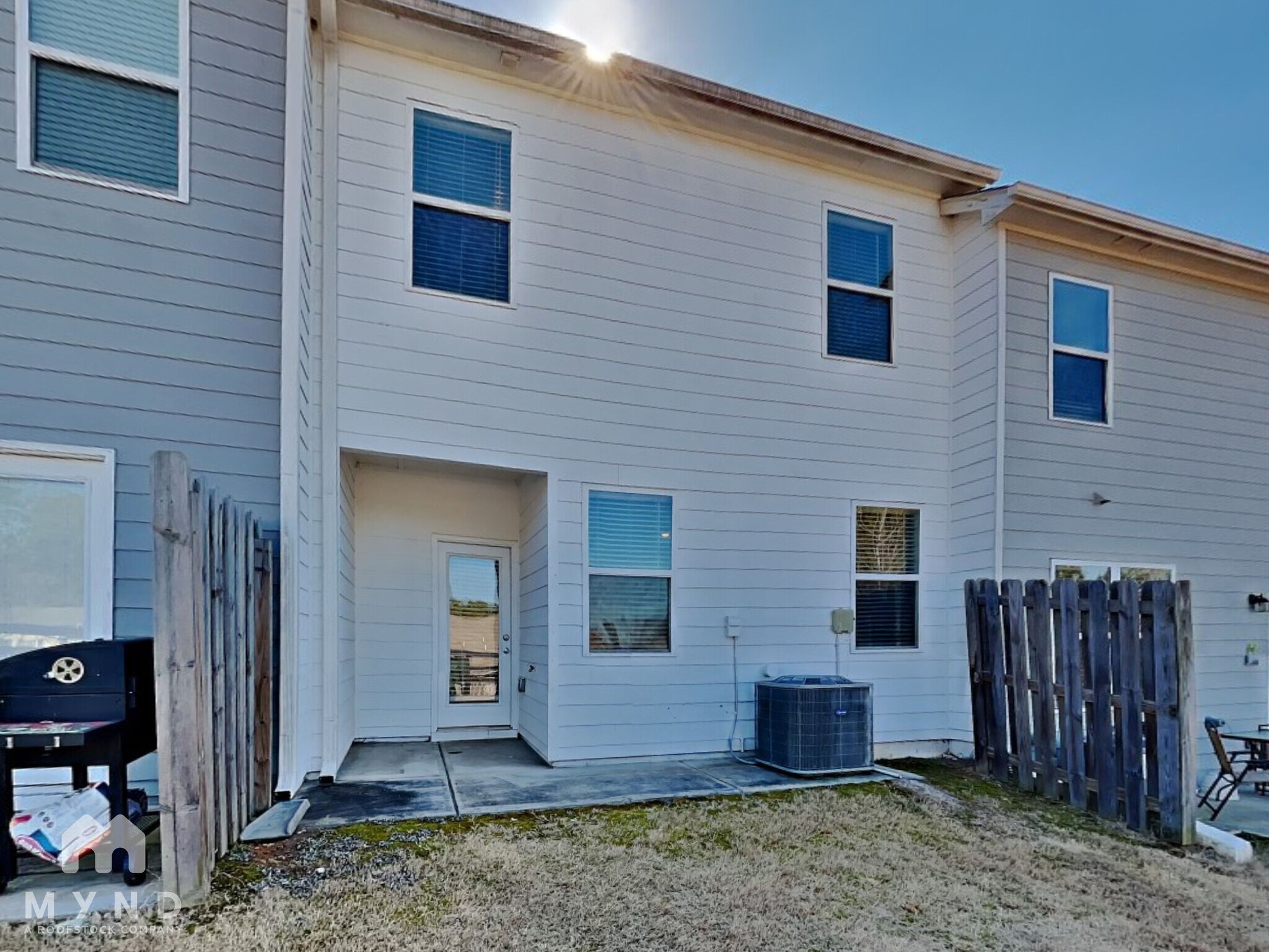 Building Photo - 5648 Union Pointe Dr