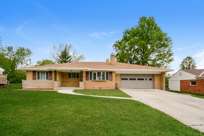 Primary Photo - 610 Marview Terrace
