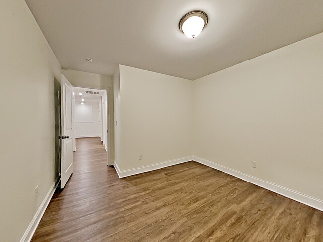Building Photo - 312 Elmhurst Dr