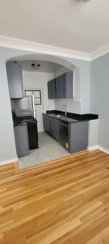 Building Photo - 1363 W Estes Ave