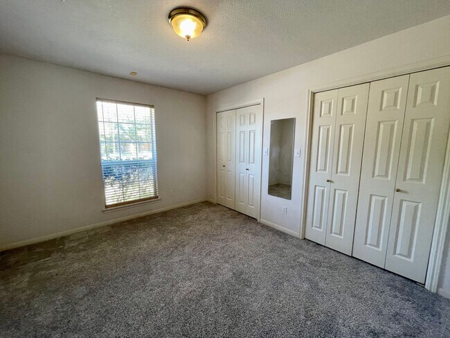 Building Photo - 5275 Timberline Ln