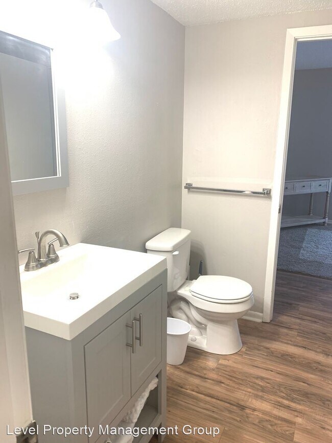 Building Photo - 1 br, 1 bath House - 106 Golf Terrace