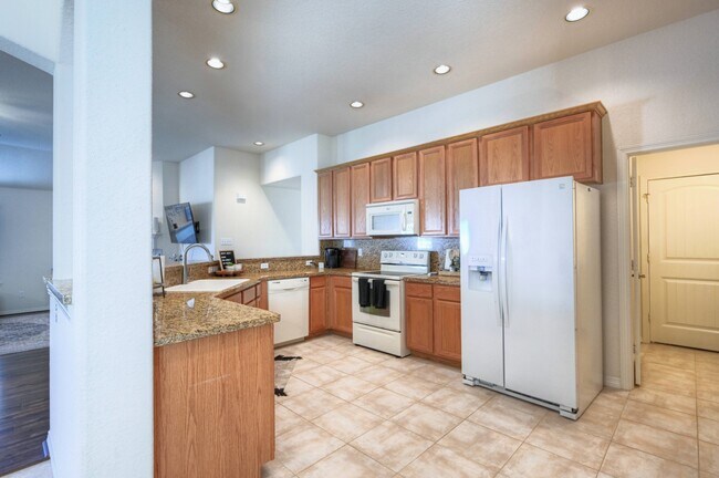 Building Photo - 108 Cove Cir