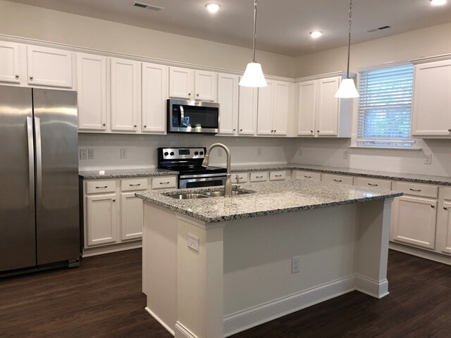 Building Photo - 203 Gregory Dr