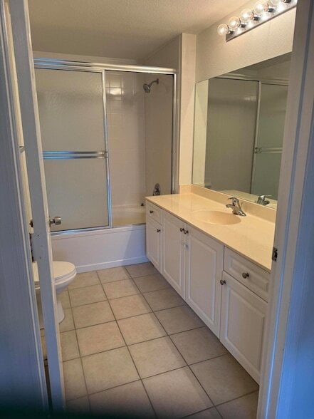 Building Photo - 2802 Sarento Pl