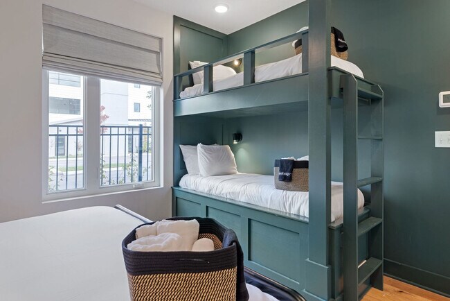 Building Photo - 1117 3rd Ave S