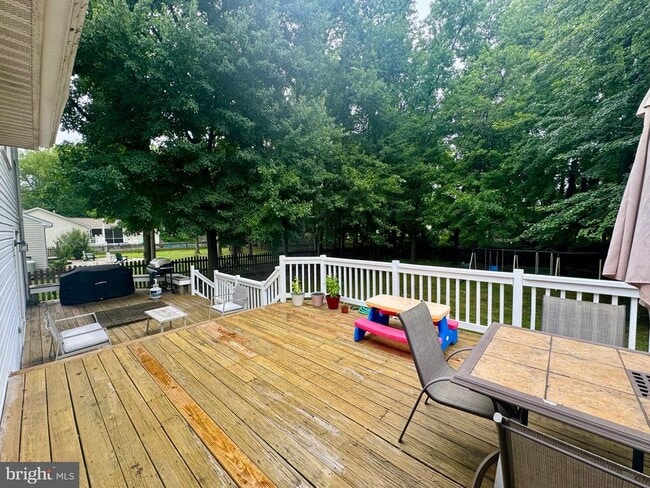 Building Photo - 702 Cloverfields Dr
