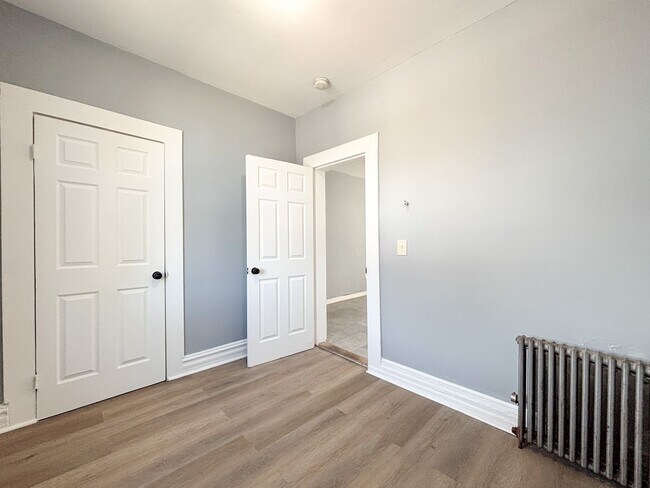 Building Photo - 478 S 15th St