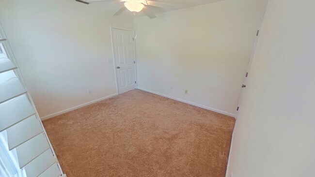 Building Photo - 6741 Foxberry Rd