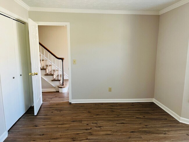 Building Photo - Welcome to Smyrna! Prime location, newly renovated, private fenced backyard, must see!