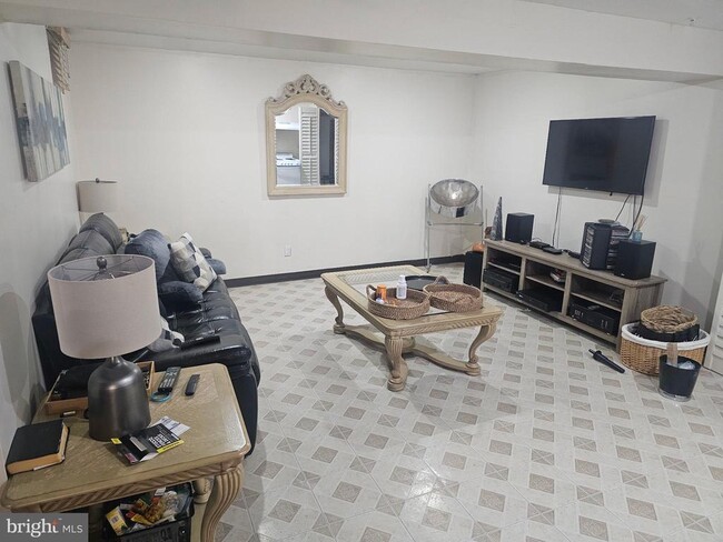 Building Photo - 5002 Sinope Way