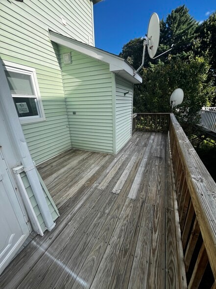 Building Photo - 84 W Main St