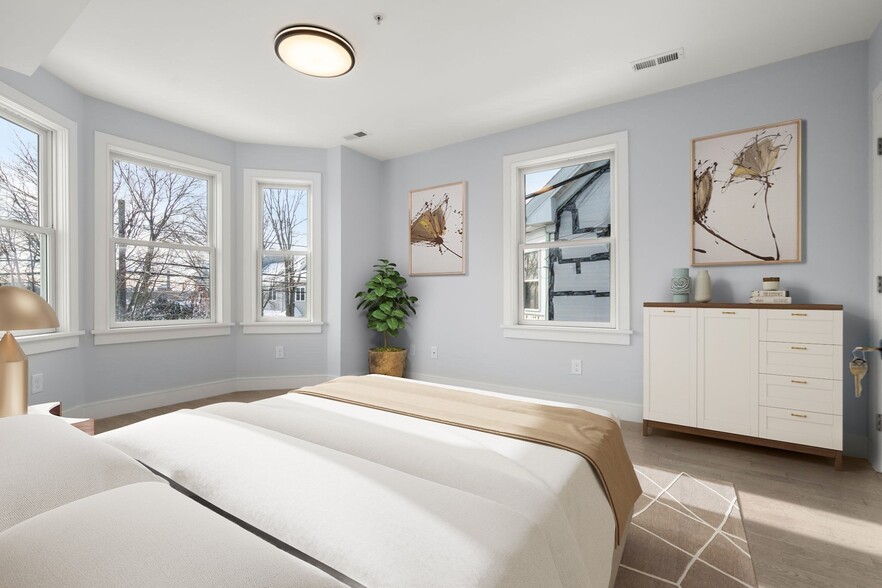 Building Photo - 167 Charles St