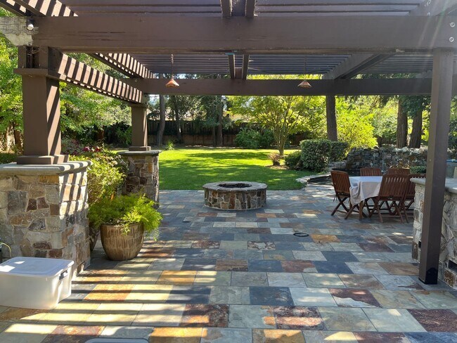 Building Photo - Luxury Furnished Monte Sereno Estate | Short-Term Executive Lease | Resort-Style Living