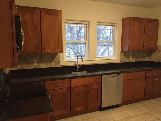 Building Photo - 17 Stratton Ter