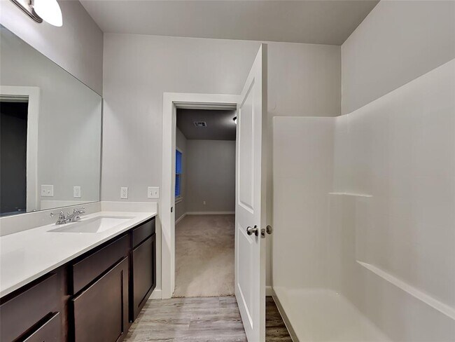 Building Photo - 14308 Peach Tree Dr